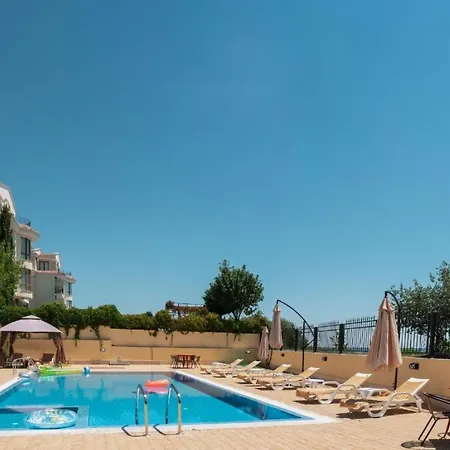 Horizon 34 'б-' アパート